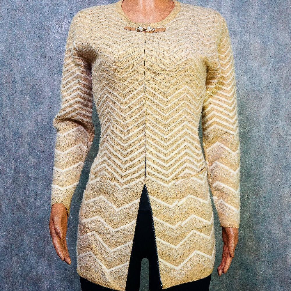 Chic and Cozy: Ladies Jersey Crafted from Authentic Wool