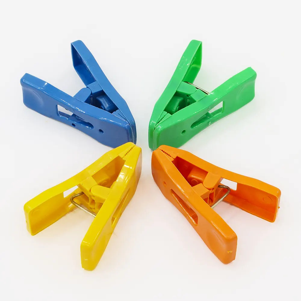 Colorful Plastic Clothes Pegs