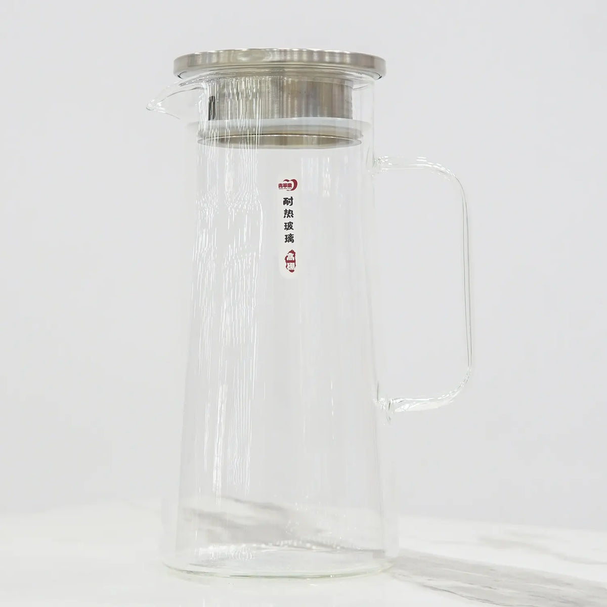 Sip in Style: Contemporary Glass Water Jug with Timeless Appeal