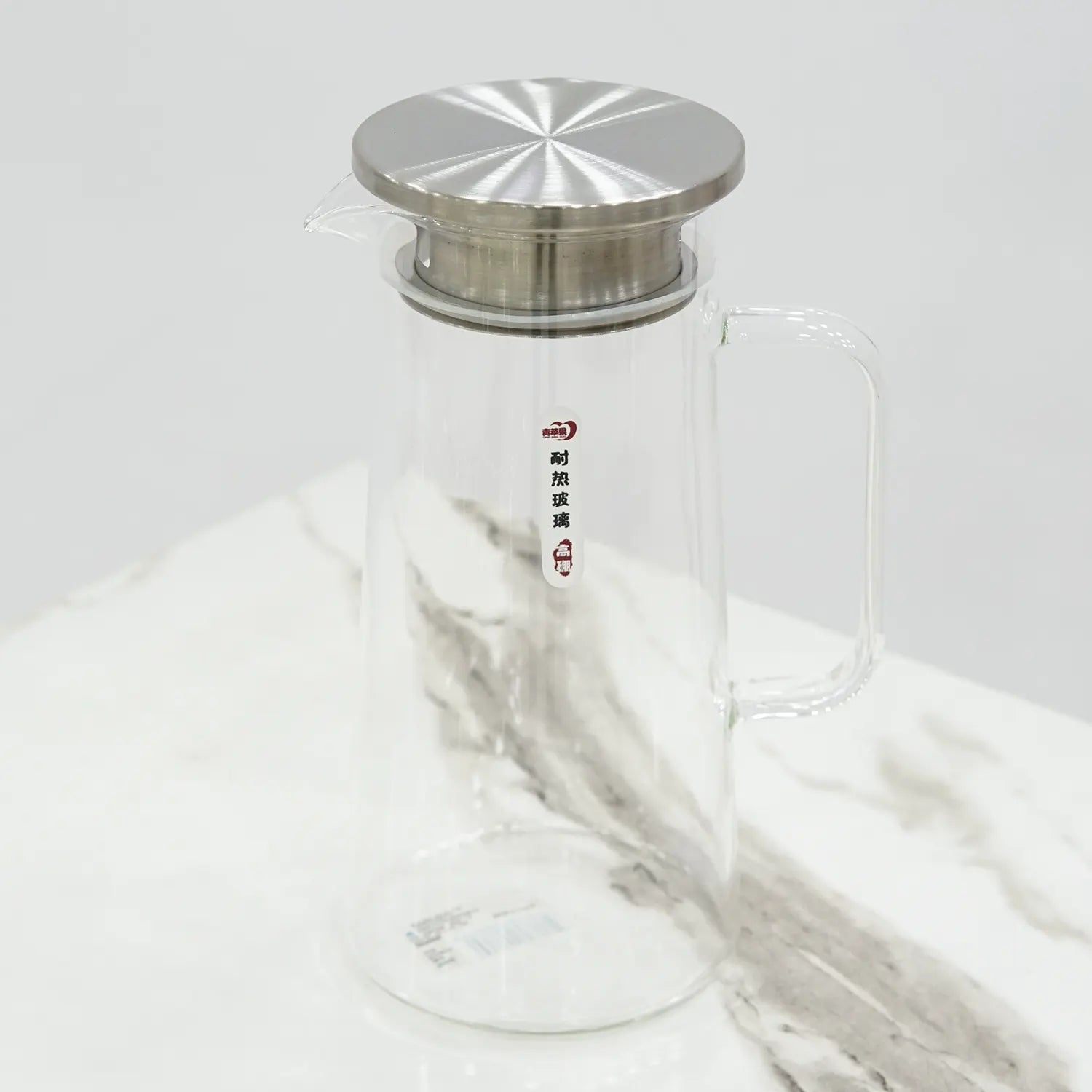 Sip in Style: Contemporary Glass Water Jug with Timeless Appeal