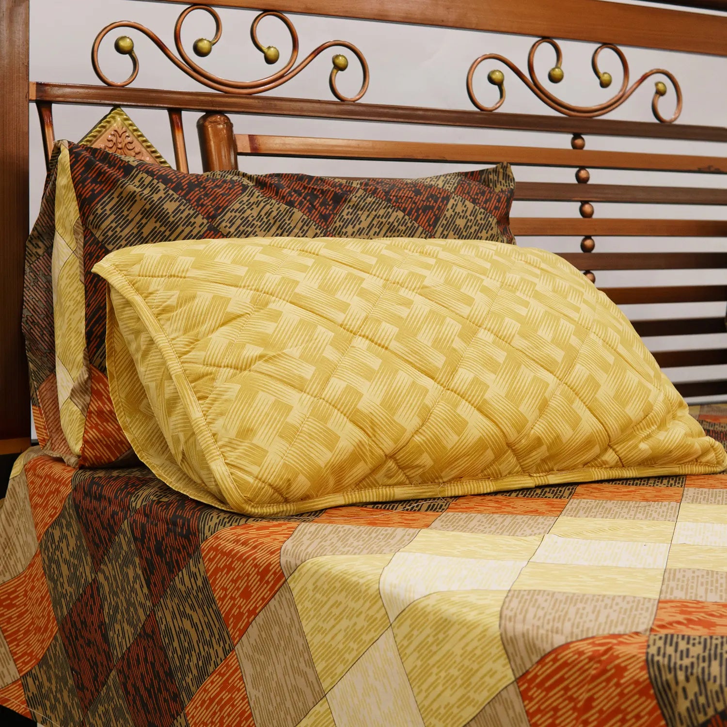 Luxurious Bed Sheet Set with Pillow Covers: Transform Your Bedroom into a Haven of Comfort