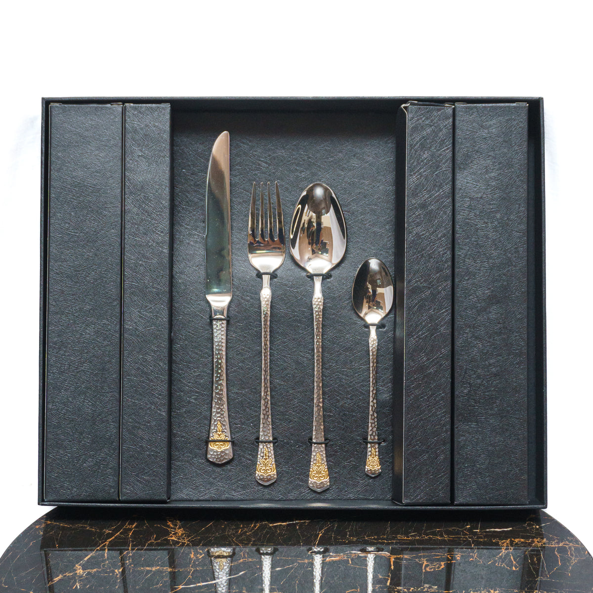 Western Elegance: Complete Cutlery Set in Classic Style 24 PCS