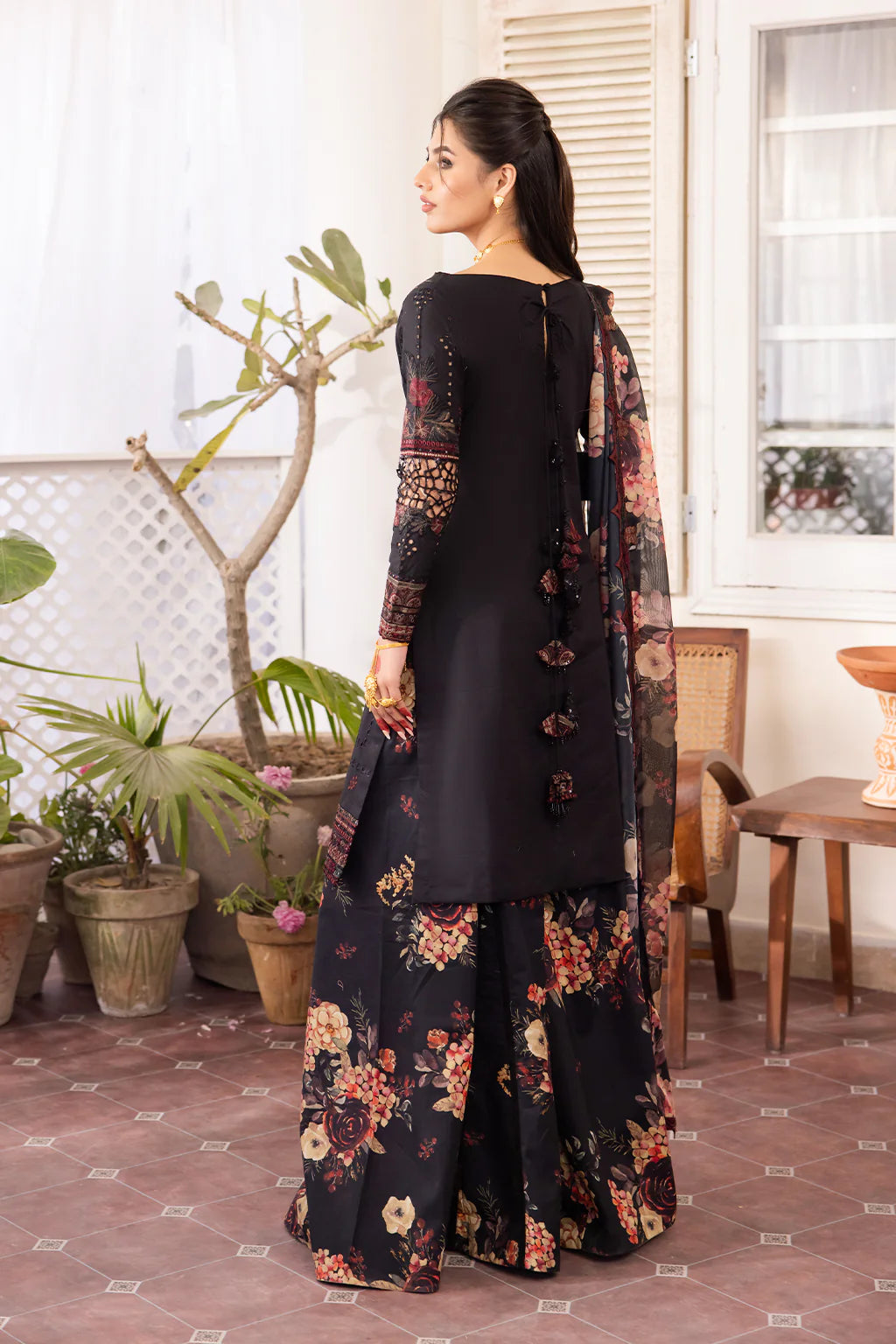 NKG-01 EMBROIDERED LAWN BY IZNIK