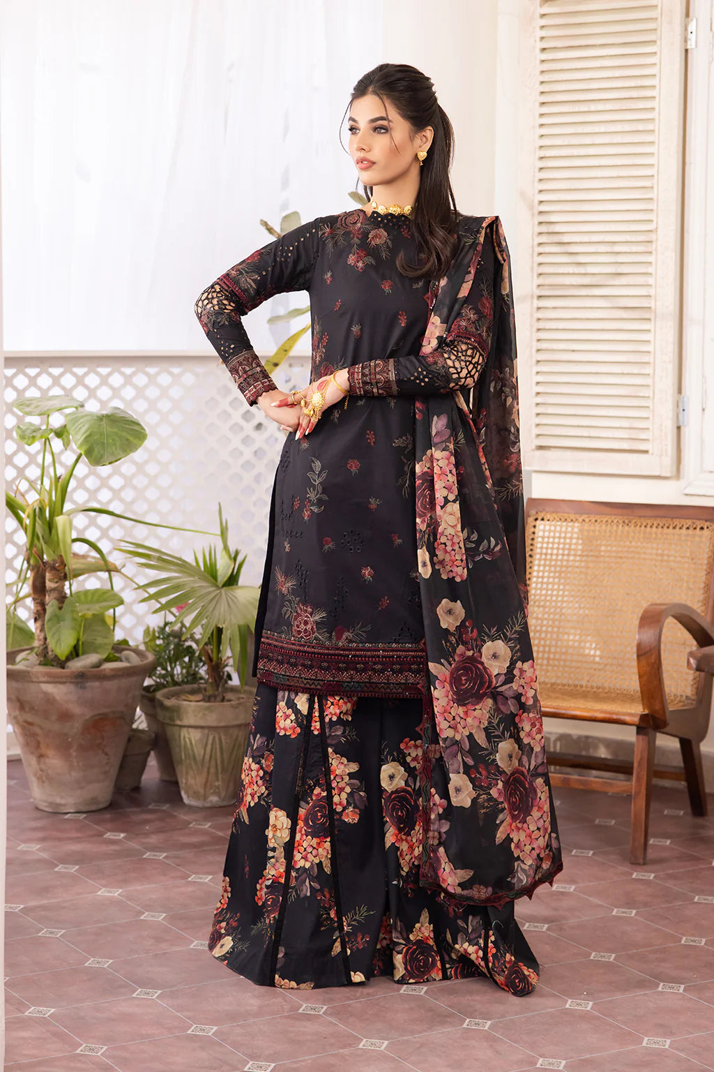 NKG-01 EMBROIDERED LAWN BY IZNIK
