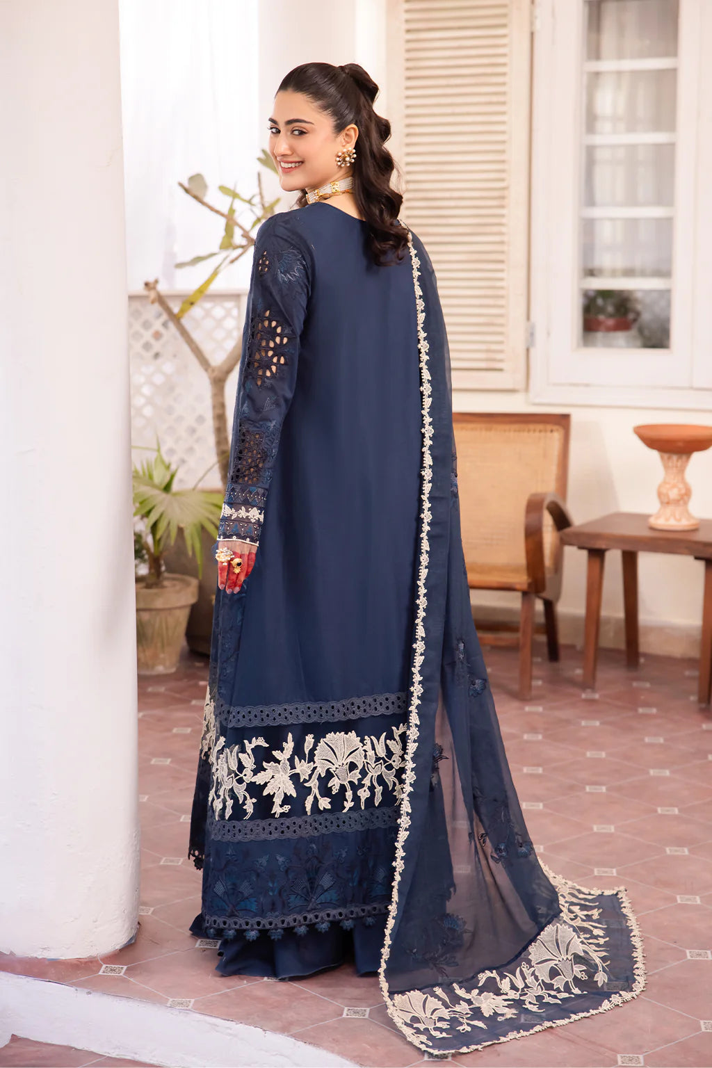 NKG-03 EMBROIDERED LAWN BY IZNIK