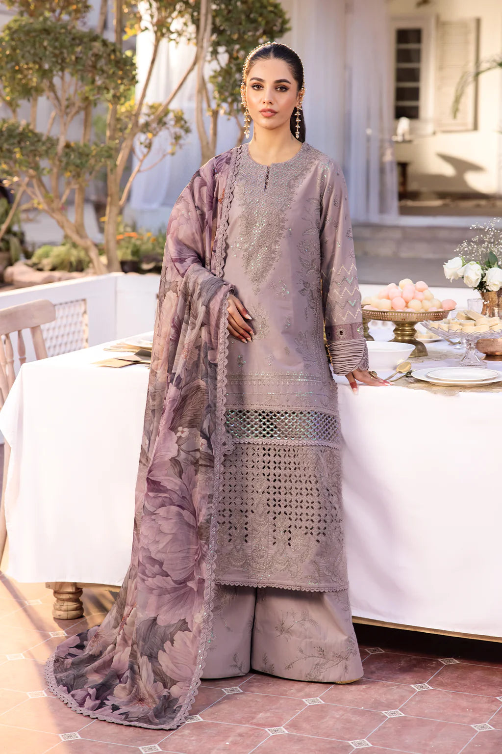 NKG-08 EMBROIDERED LAWN BY IZNIK