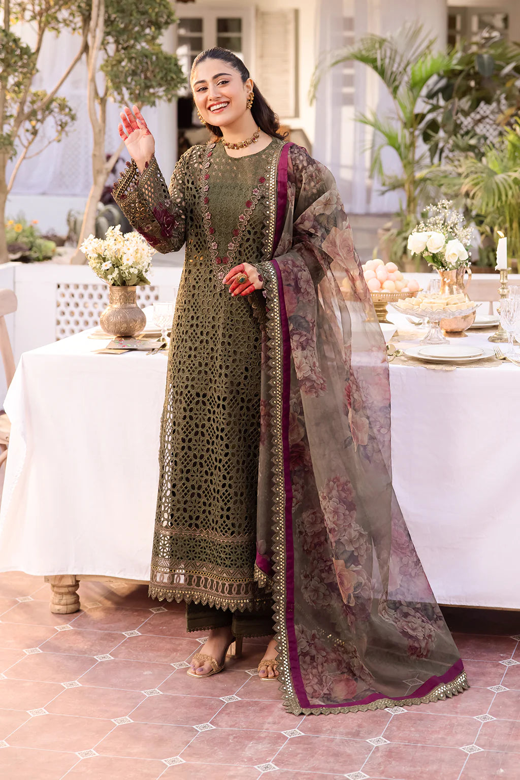 NKG-10 EMBROIDERED LAWN BY IZNIK